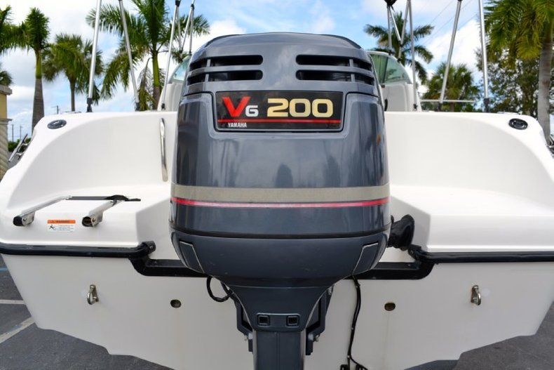 Thumbnail 21 for Used 2005 Seaswirl 2101 Dual Console OB boat for sale in West Palm Beach, FL