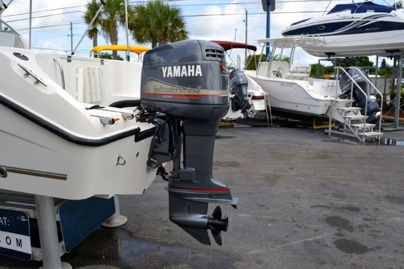 Thumbnail 22 for Used 2005 Seaswirl 2101 Dual Console OB boat for sale in West Palm Beach, FL