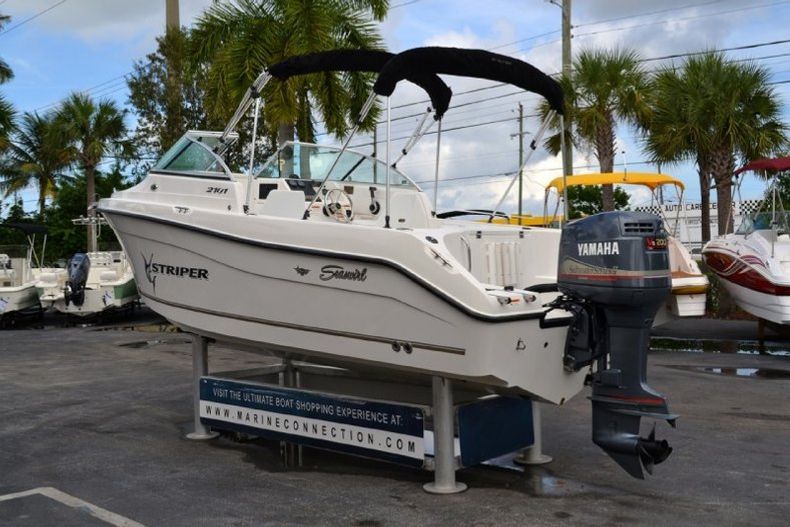 Thumbnail 17 for Used 2005 Seaswirl 2101 Dual Console OB boat for sale in West Palm Beach, FL