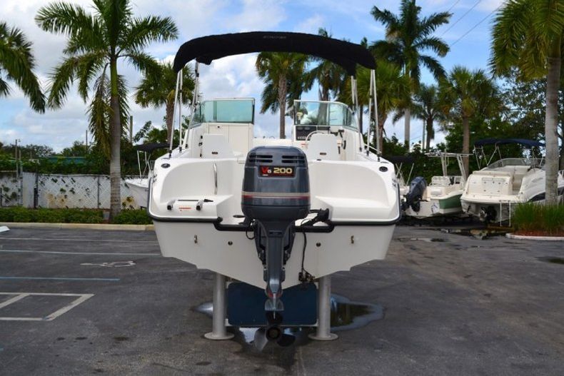 Thumbnail 18 for Used 2005 Seaswirl 2101 Dual Console OB boat for sale in West Palm Beach, FL
