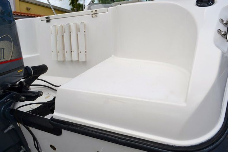 Thumbnail 32 for Used 2005 Seaswirl 2101 Dual Console OB boat for sale in West Palm Beach, FL