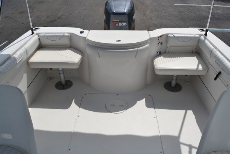 Thumbnail 38 for Used 2005 Seaswirl 2101 Dual Console OB boat for sale in West Palm Beach, FL