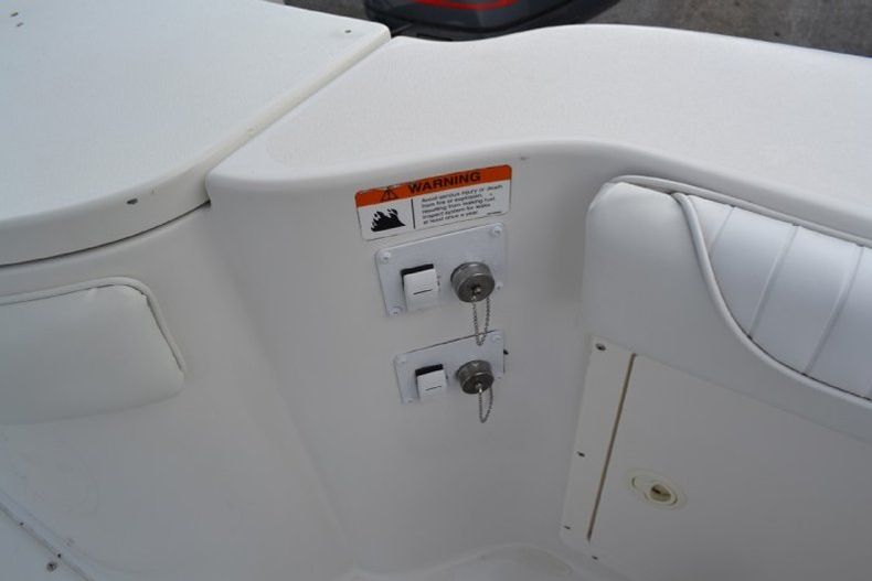 Thumbnail 51 for Used 2005 Seaswirl 2101 Dual Console OB boat for sale in West Palm Beach, FL