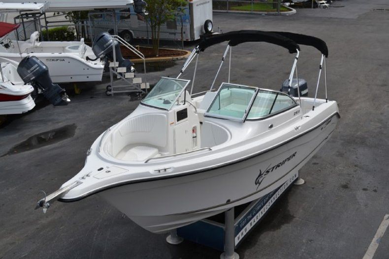 Thumbnail 90 for Used 2005 Seaswirl 2101 Dual Console OB boat for sale in West Palm Beach, FL
