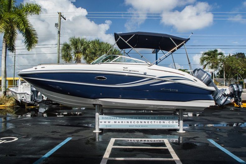 Thumbnail 4 for New 2015 Hurricane SunDeck SD 2400 OB boat for sale in West Palm Beach, FL
