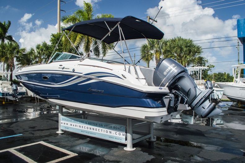 Thumbnail 5 for New 2015 Hurricane SunDeck SD 2400 OB boat for sale in West Palm Beach, FL