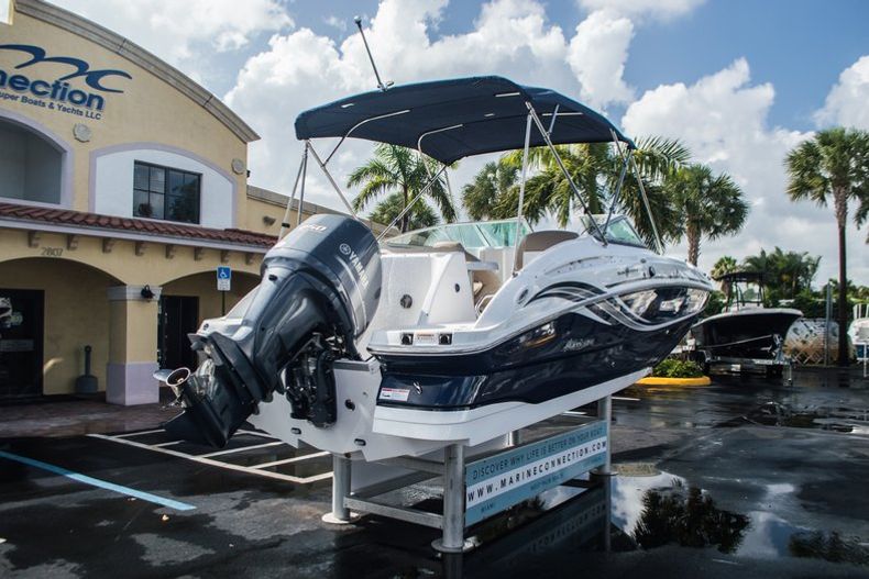 Thumbnail 6 for New 2015 Hurricane SunDeck SD 2400 OB boat for sale in West Palm Beach, FL