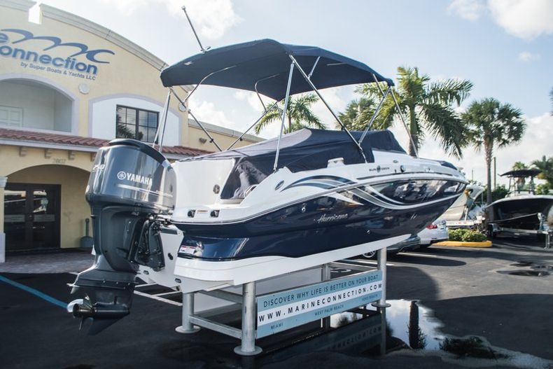 Thumbnail 13 for New 2015 Hurricane SunDeck SD 2400 OB boat for sale in West Palm Beach, FL