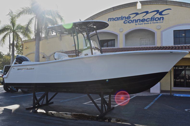 Thumbnail 1 for New 2018 Sportsman Heritage 231 Center Console boat for sale in West Palm Beach, FL