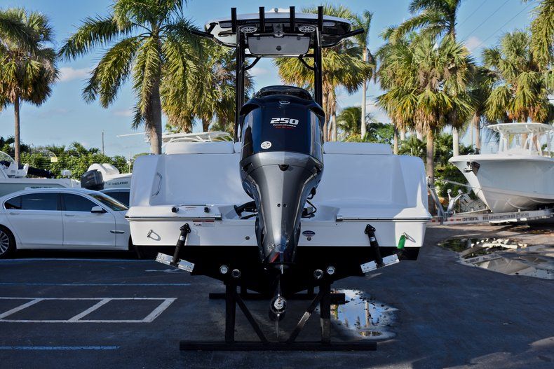 Thumbnail 6 for New 2018 Sportsman Heritage 231 Center Console boat for sale in West Palm Beach, FL