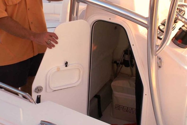 Thumbnail 6 for New 2015 Sportsman Heritage 211 Center Console boat for sale in West Palm Beach, FL
