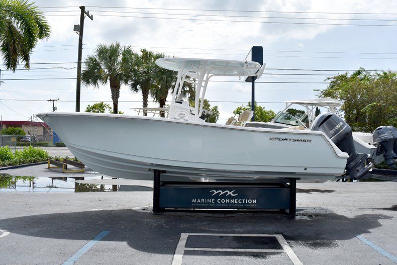 Thumbnail 4 for New 2019 Sportsman Heritage 231 Center Console boat for sale in West Palm Beach, FL