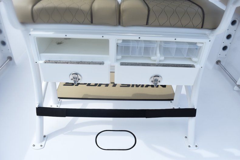 Thumbnail 20 for New 2019 Sportsman Heritage 231 Center Console boat for sale in Fort Lauderdale, FL