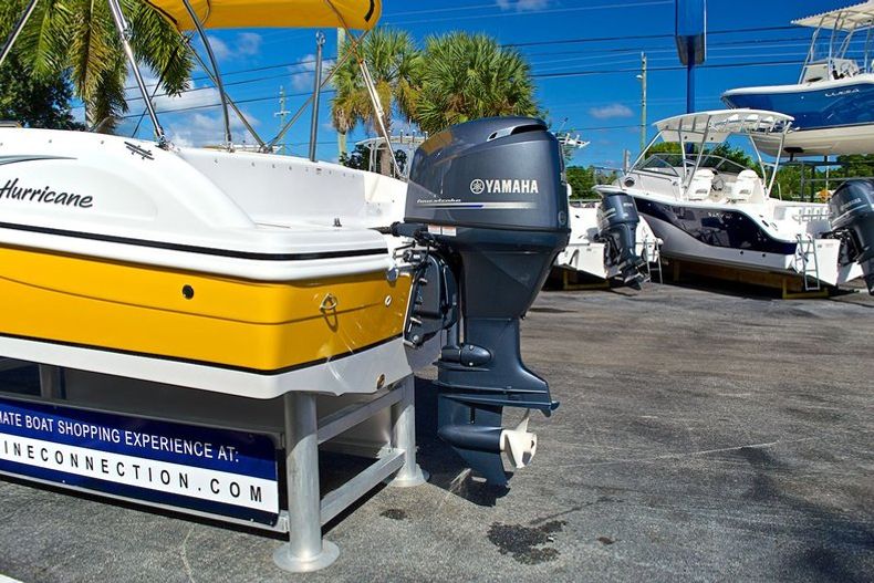 Thumbnail 10 for New 2013 Hurricane SunDeck Sport SS 188 OB boat for sale in West Palm Beach, FL