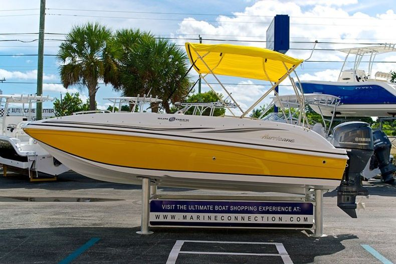Thumbnail 3 for New 2013 Hurricane SunDeck Sport SS 188 OB boat for sale in West Palm Beach, FL