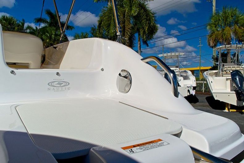 Thumbnail 13 for New 2013 Hurricane SunDeck Sport SS 188 OB boat for sale in West Palm Beach, FL
