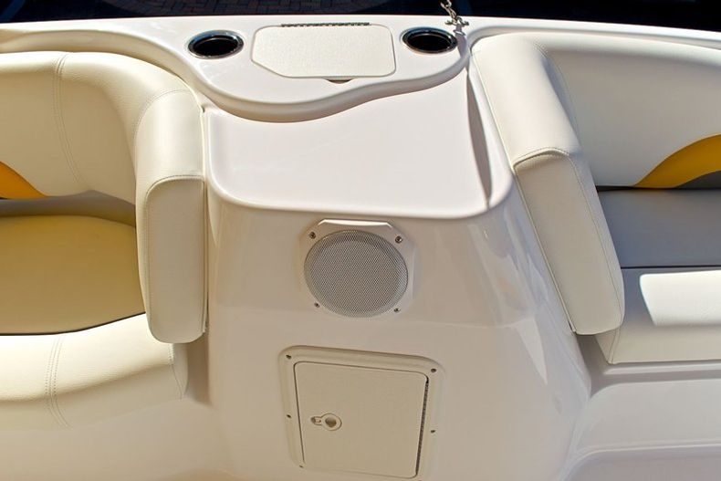 Thumbnail 29 for New 2013 Hurricane SunDeck Sport SS 188 OB boat for sale in West Palm Beach, FL