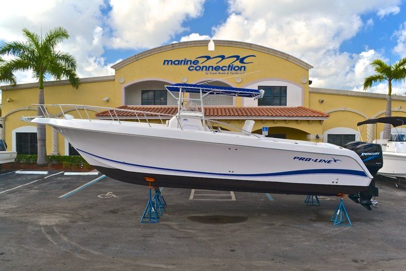 Used 2004 Pro-Line 30 Sport Center Console boat for sale in West Palm Beach, FL