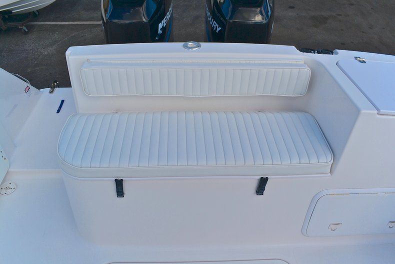 Thumbnail 34 for Used 2004 Pro-Line 30 Sport Center Console boat for sale in West Palm Beach, FL
