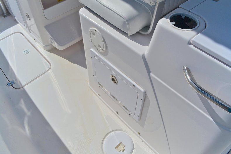 Thumbnail 51 for Used 2004 Pro-Line 30 Sport Center Console boat for sale in West Palm Beach, FL