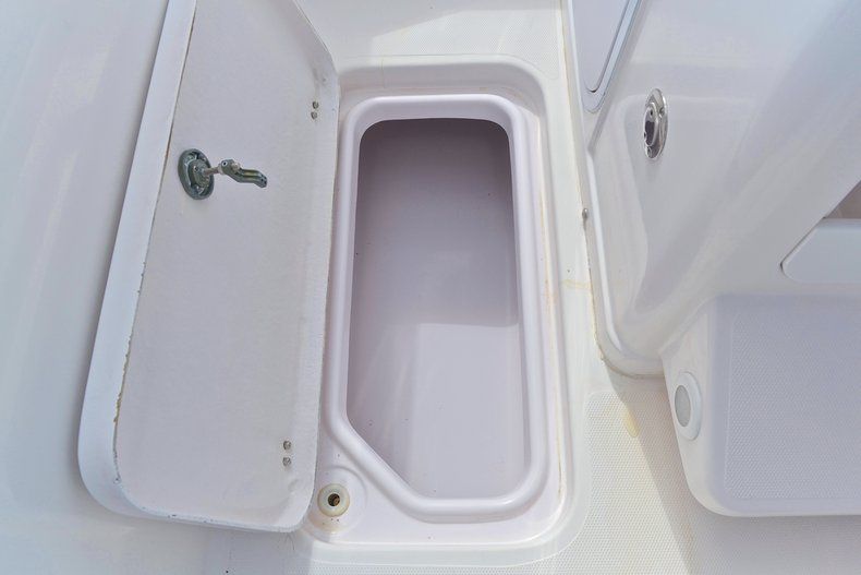 Thumbnail 85 for Used 2004 Pro-Line 30 Sport Center Console boat for sale in West Palm Beach, FL
