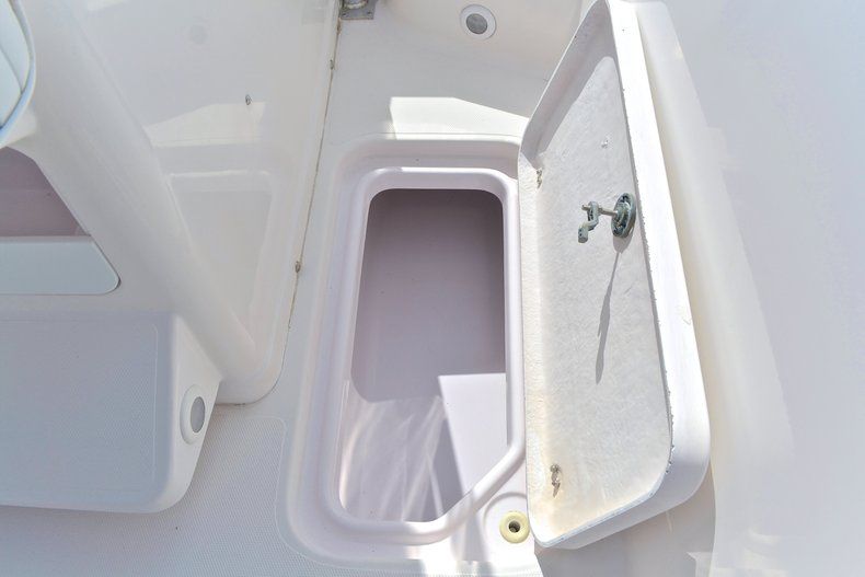 Thumbnail 87 for Used 2004 Pro-Line 30 Sport Center Console boat for sale in West Palm Beach, FL