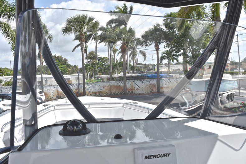 Thumbnail 31 for New 2018 Blackfin 242CC Center Console boat for sale in West Palm Beach, FL