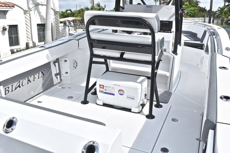 Thumbnail 8 for New 2018 Blackfin 242CC Center Console boat for sale in West Palm Beach, FL