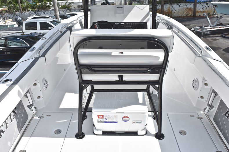 Thumbnail 9 for New 2018 Blackfin 242CC Center Console boat for sale in West Palm Beach, FL