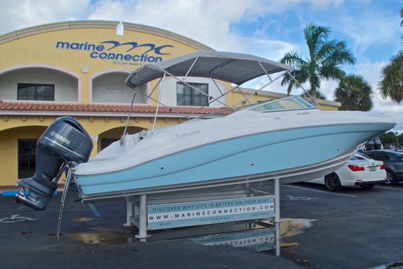 Thumbnail 8 for New 2016 Hurricane SunDeck SD 2690 OB boat for sale in Miami, FL