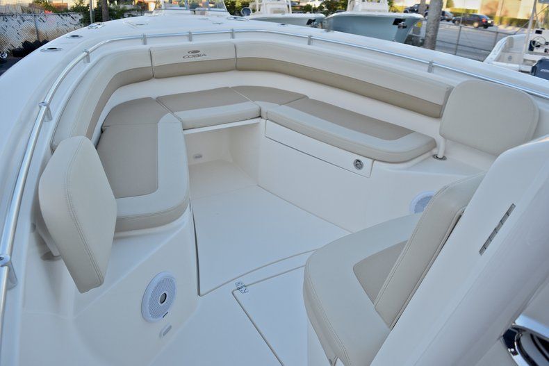 Thumbnail 46 for New 2018 Cobia 277 Center Console boat for sale in Miami, FL