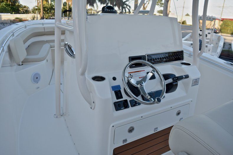 Thumbnail 36 for New 2018 Cobia 277 Center Console boat for sale in Miami, FL
