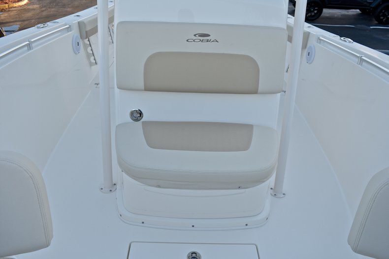 Thumbnail 48 for New 2018 Cobia 277 Center Console boat for sale in Miami, FL