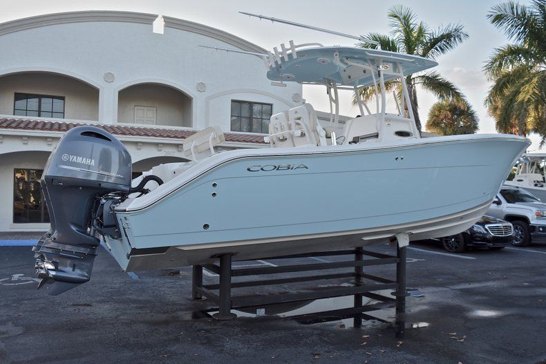 Thumbnail 8 for New 2018 Cobia 277 Center Console boat for sale in Miami, FL