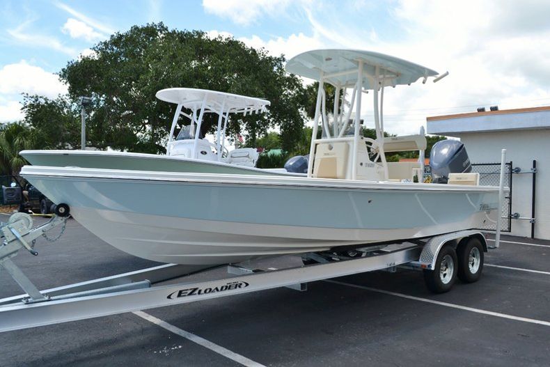 Thumbnail 2 for New 2015 Pathfinder 2400 TRS Bay Boat boat for sale in Vero Beach, FL