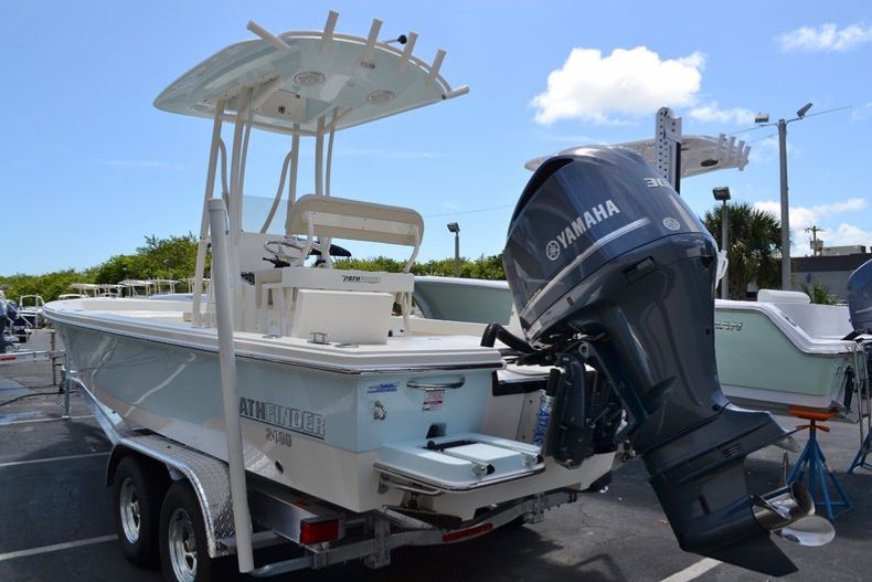Thumbnail 3 for New 2015 Pathfinder 2400 TRS Bay Boat boat for sale in Vero Beach, FL