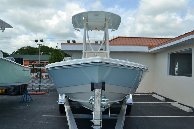 Thumbnail 1 for New 2015 Pathfinder 2400 TRS Bay Boat boat for sale in Vero Beach, FL