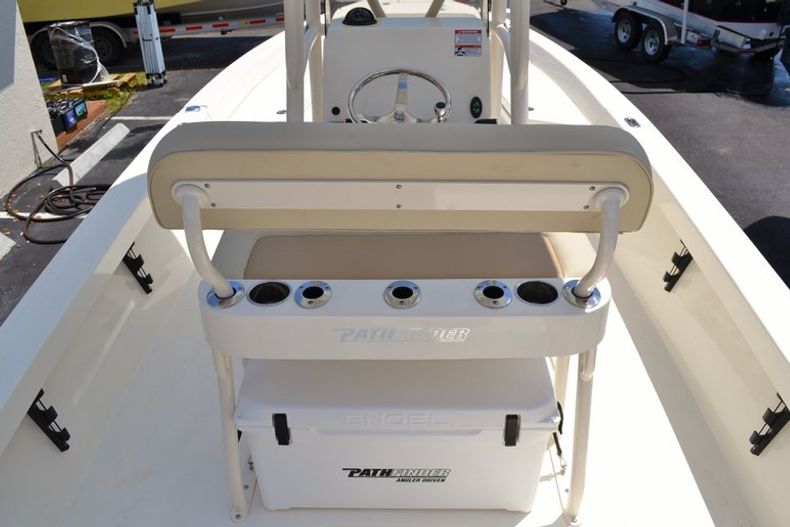 Thumbnail 10 for New 2015 Pathfinder 2400 TRS Bay Boat boat for sale in Vero Beach, FL