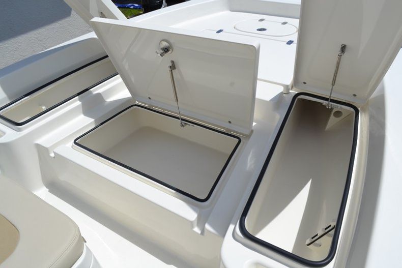 Thumbnail 21 for New 2015 Pathfinder 2400 TRS Bay Boat boat for sale in Vero Beach, FL