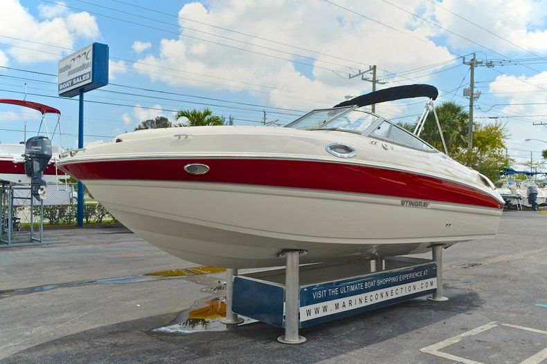 Thumbnail 3 for New 2013 Stingray 215 LR Bowrider boat for sale in West Palm Beach, FL