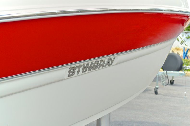 Thumbnail 9 for New 2013 Stingray 215 LR Bowrider boat for sale in West Palm Beach, FL