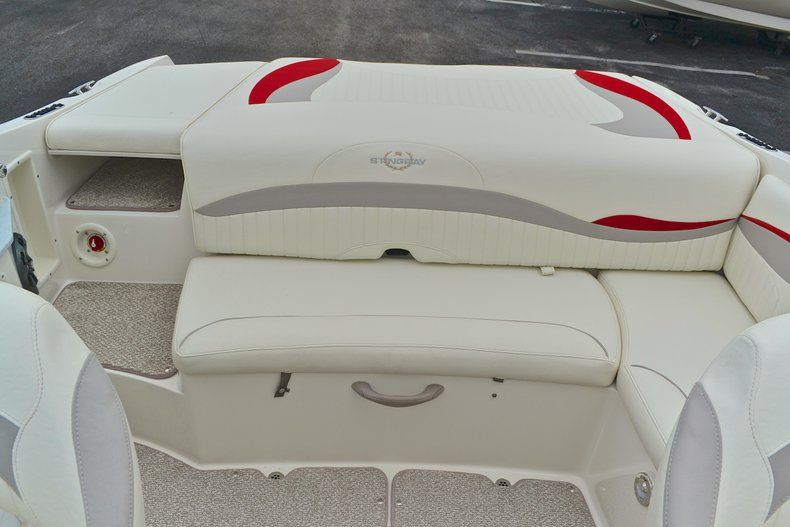 Thumbnail 33 for New 2013 Stingray 215 LR Bowrider boat for sale in West Palm Beach, FL