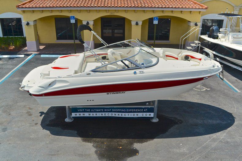 Thumbnail 99 for New 2013 Stingray 215 LR Bowrider boat for sale in West Palm Beach, FL
