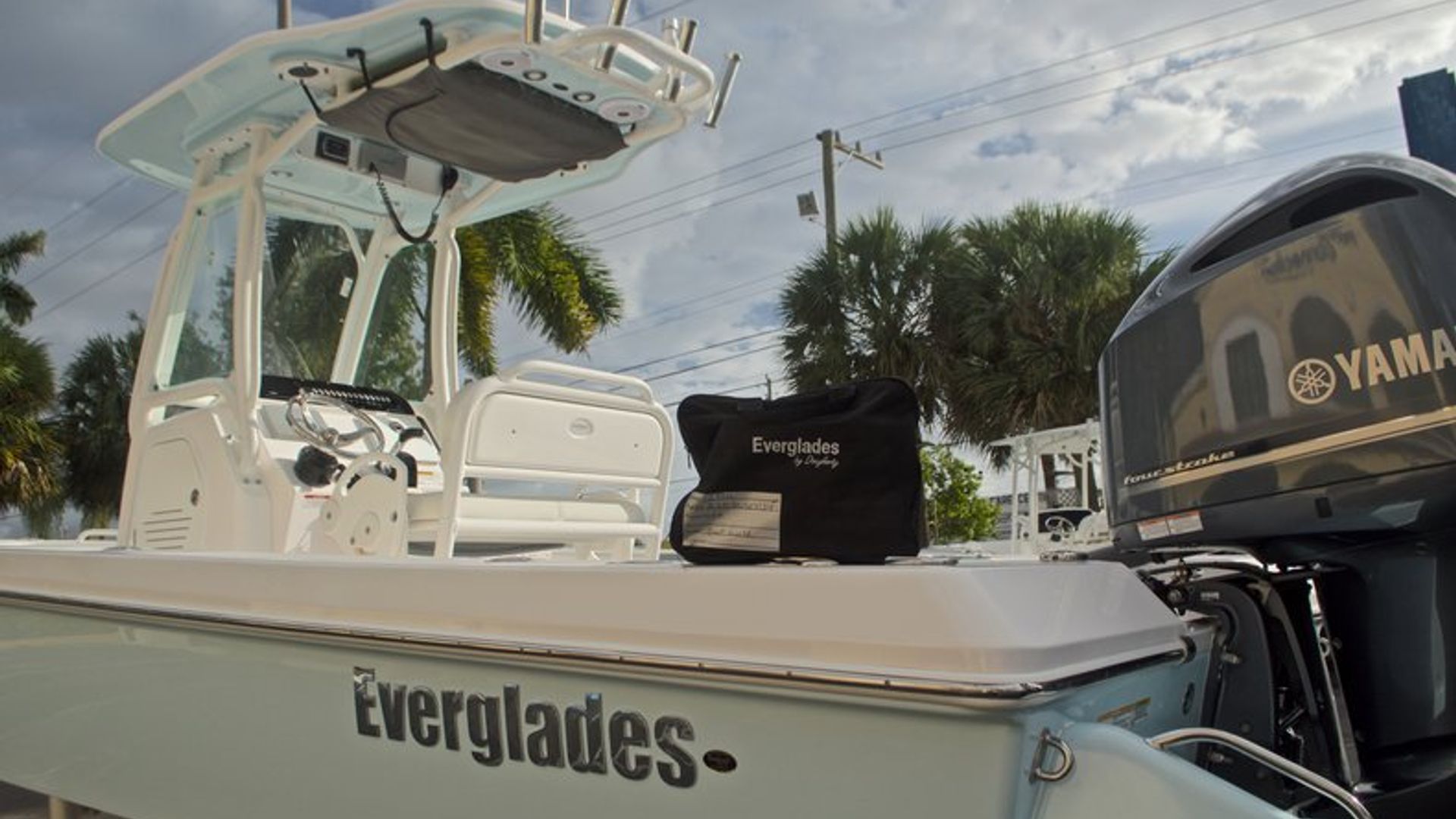 Used 2014 Everglades 243 Center Console #0327 image 8