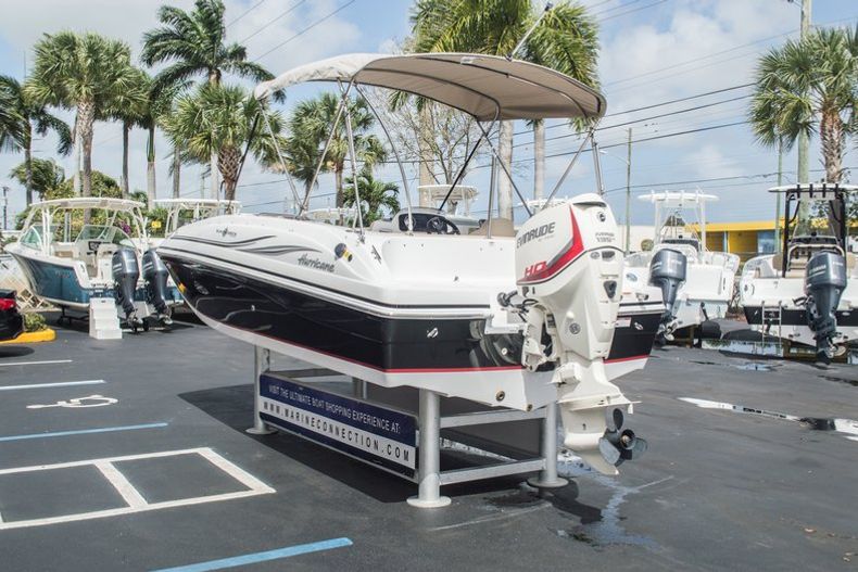 Thumbnail 6 for New 2015 Hurricane SunDeck Sport SS 188 OB boat for sale in West Palm Beach, FL