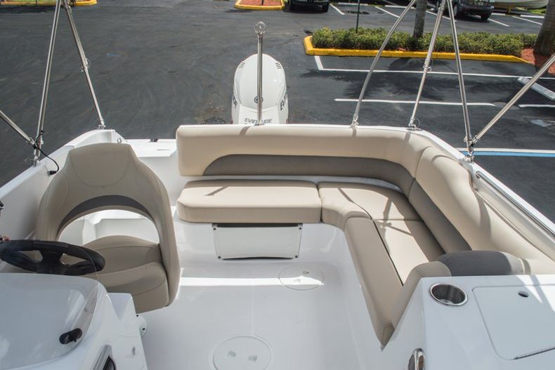 Thumbnail 18 for New 2015 Hurricane SunDeck Sport SS 188 OB boat for sale in West Palm Beach, FL