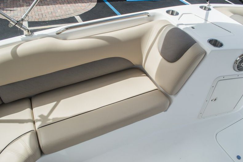 Thumbnail 23 for New 2015 Hurricane SunDeck Sport SS 188 OB boat for sale in West Palm Beach, FL