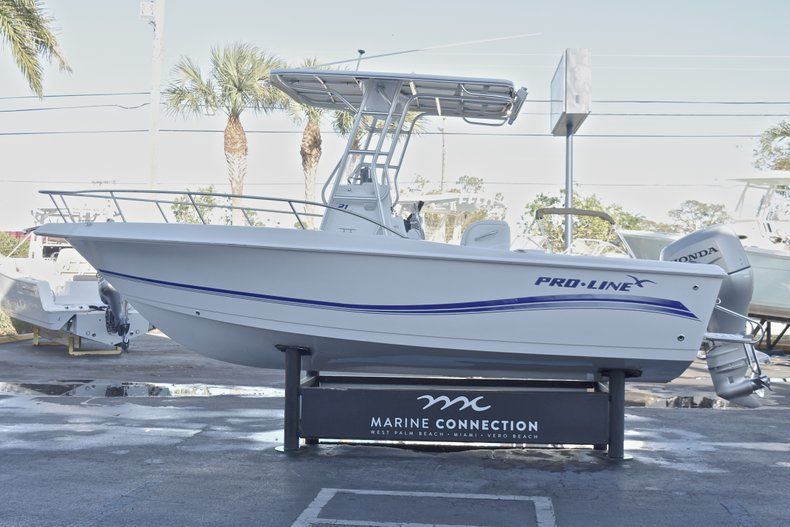 Thumbnail 4 for Used 2006 Pro-Line 21 Sport boat for sale in West Palm Beach, FL