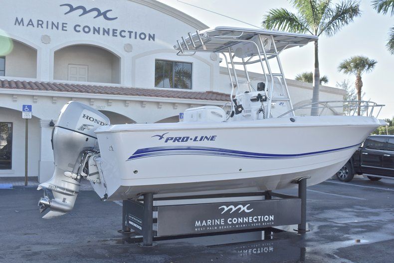 Thumbnail 7 for Used 2006 Pro-Line 21 Sport boat for sale in West Palm Beach, FL