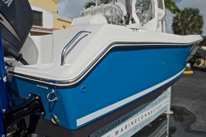 Thumbnail 13 for Used 2009 Sea Hunt 207 Triton boat for sale in West Palm Beach, FL
